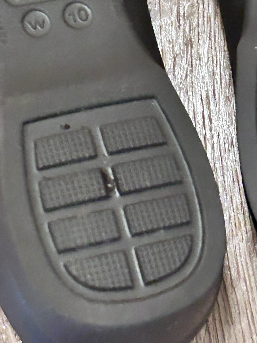 Crocs Gianna Gold Medallion Brown Ballet Flats Slip Ons Comfort Women’s 10 - Picture 15 of 15